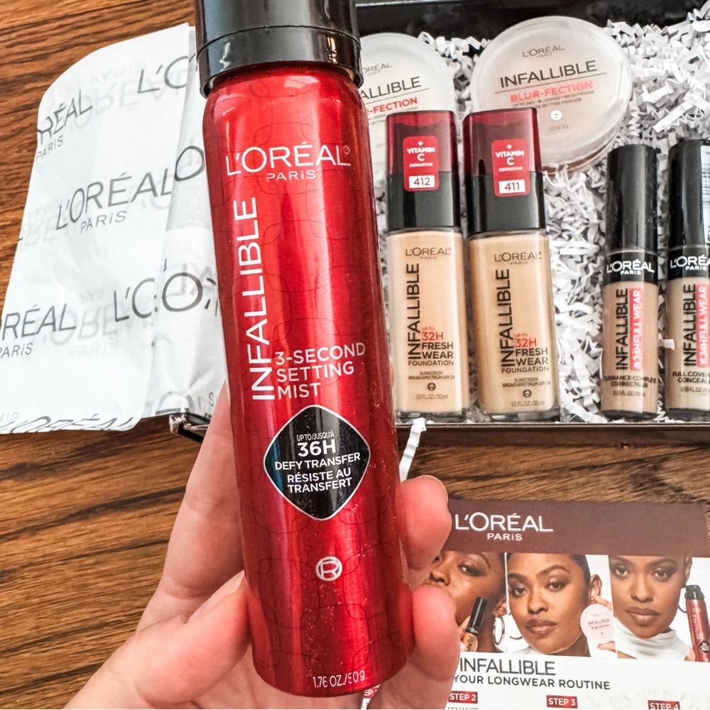 L'Oreal Infallible Makeup Set - Picture 3 of 7
